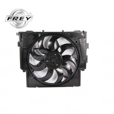 बीएमडब्ल्यू F10 F11 F18 525I के लिए 600W प्रैक्टिकल रेडिएटर फैन इंजन कूलिंग पार्ट्स 17418642161